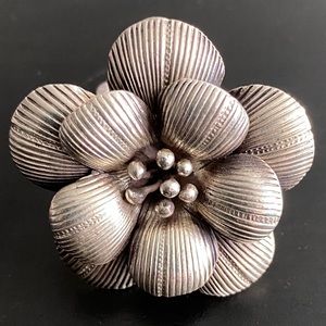 Satya Sterling Silver Large Flower Ring